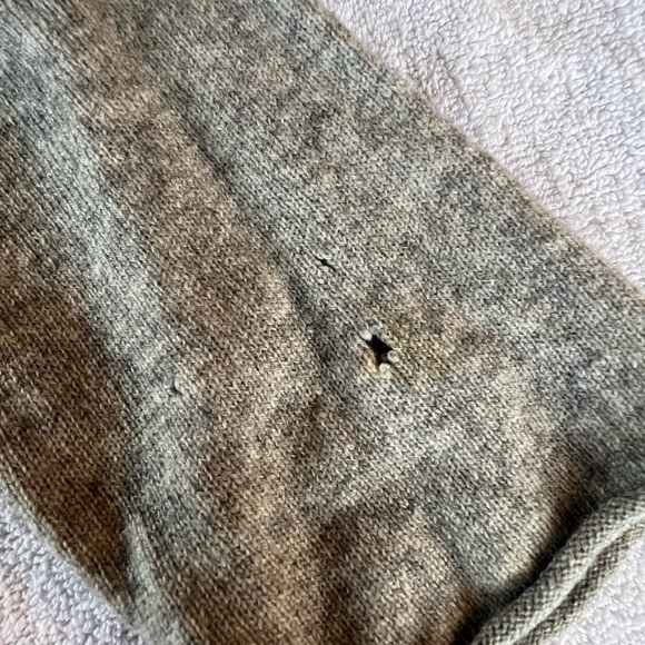 J. Crew Heather Gray Women's Cashmere Crewneck Sweater - Picture 4 of 5